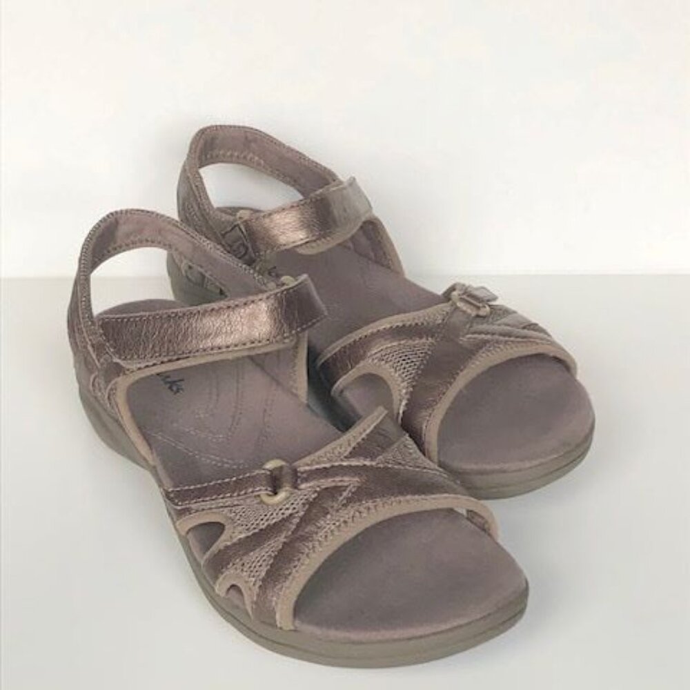 Leather Clarks Inmotion sandals size 7.5 NWOT
